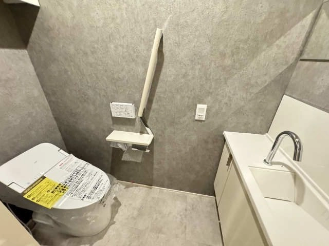 WC WC