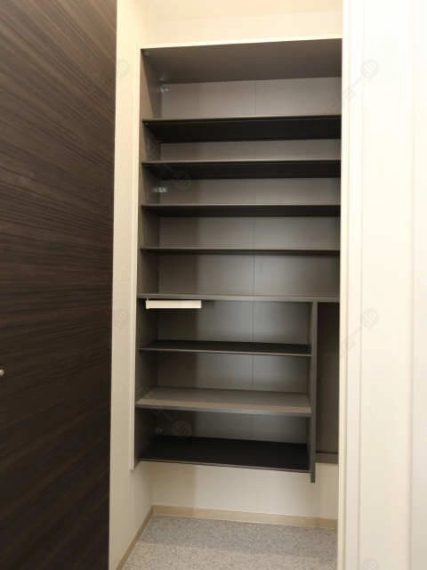 Atypeシューズクローク