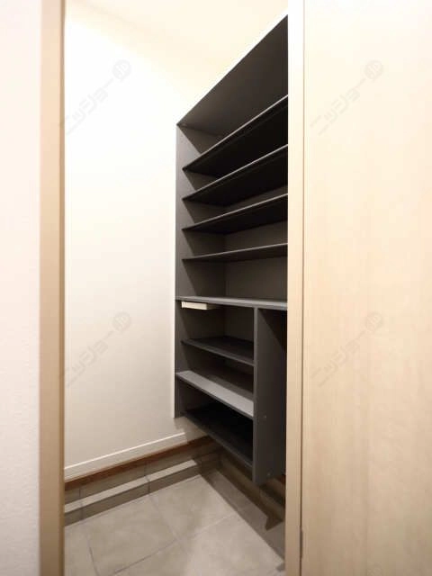 Ctypeシューズクローク