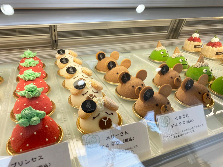 可愛すぎて食べられない 愛知県一宮市のケーキ屋さん コクリコ Coquelicot の人気者 くまさん と苺の プリンセス 愛知県一宮市の住みやすさを紹介 住む街なび