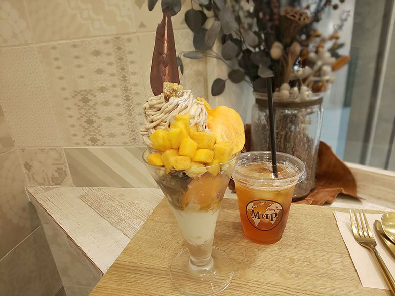 柿と栗のパフェ で秋を満喫 大名古屋ビルヂングにある Mir Cafe ミールカフェ 名古屋店 中村区の住みやすさを紹介 住む街なび