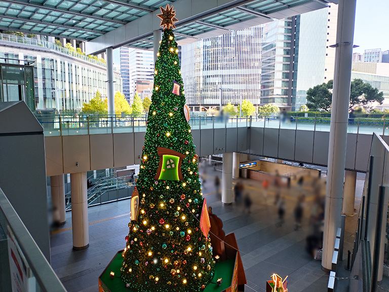 jrgatetower-christmastree-2025-11.jpg