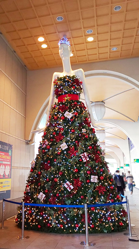 ナナちゃん人形もクリスマスツリー風ドレスに変身 名古屋駅周辺のイルミネーション巡り 中村区の住みやすさを紹介 住む街なび