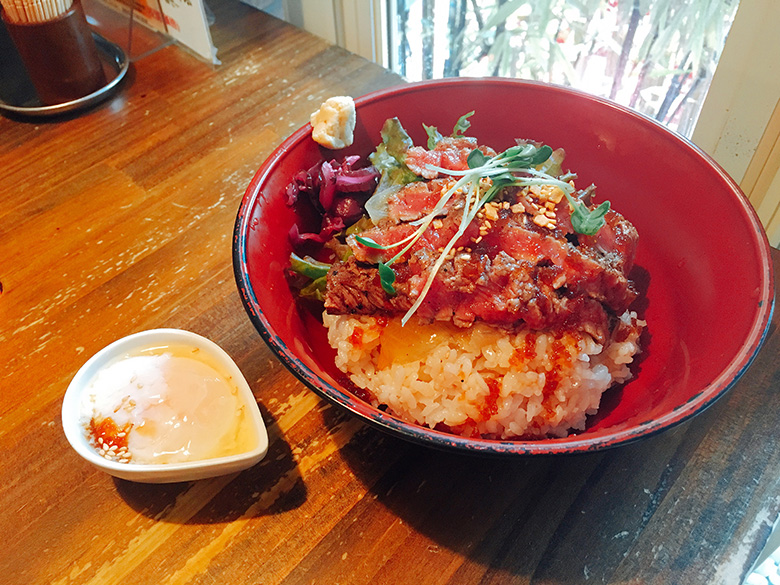 1日限定100食 大須に来たらぜひ食べてほしい 白肉屋 の柔らかくておいしいステーキ 丼は リーズナブルで大人気 名古屋市中区の住みやすさを紹介 住む街なび