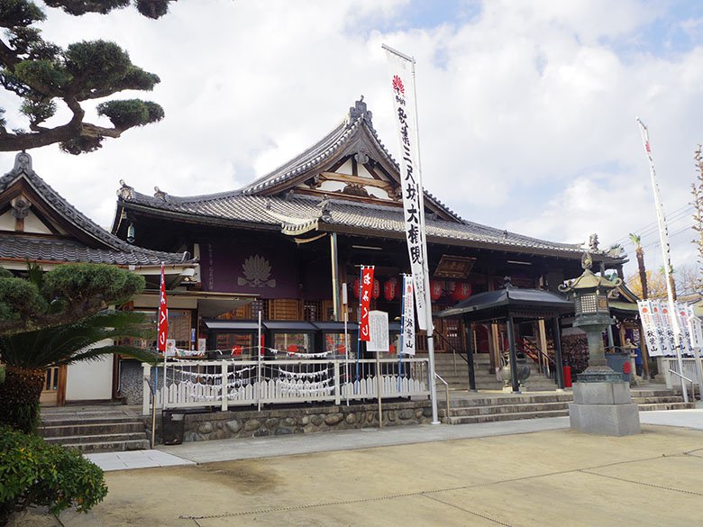 毎年１２月１６日に行われる火渡り神事が有名な熱田区の「秋葉山 圓通寺（あきはさん えんつうじ)」