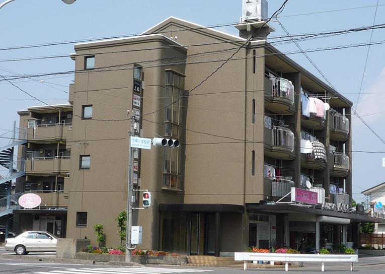 ファミール上松の外観
