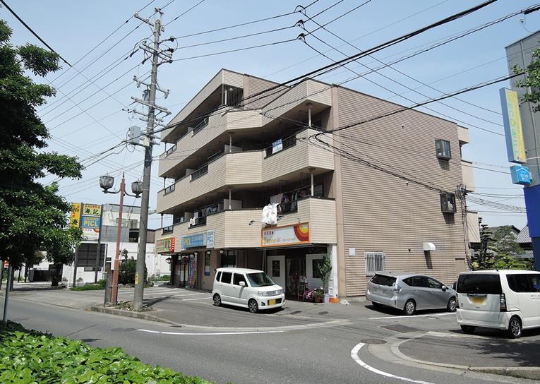 ファミーユ・マルエの外観