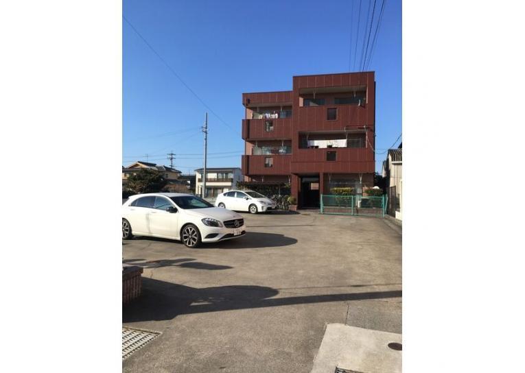 グランドヒルズ平野2番館の外観