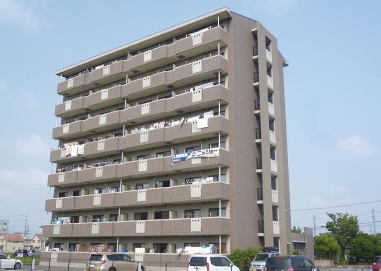 ベルフラワー笠松の外観