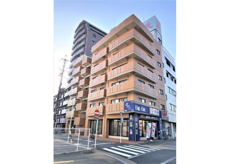 山伝マンションの外観