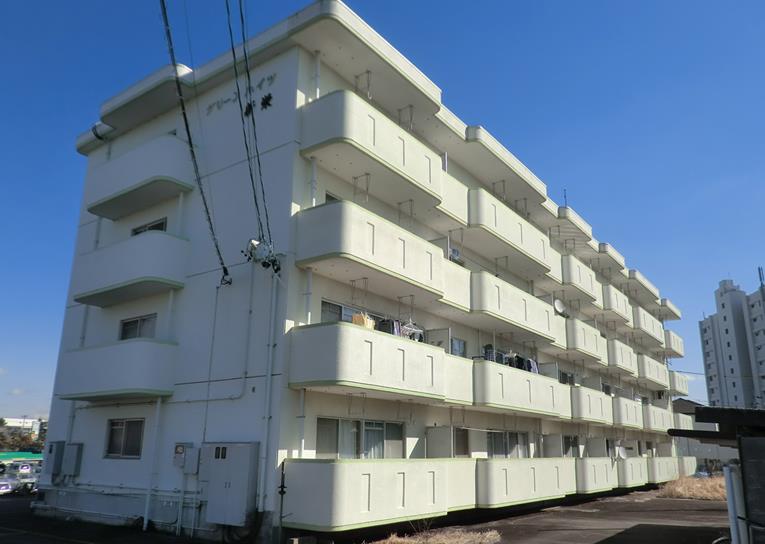 グリーンハイツ新栄の外観
