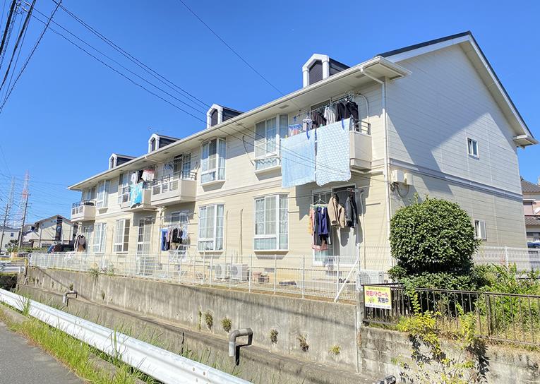 シャルム神山の外観