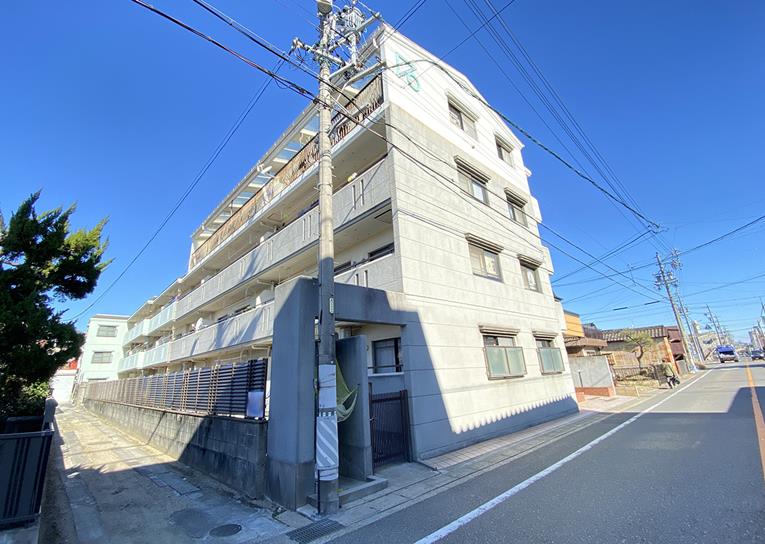 ドール大高の外観
