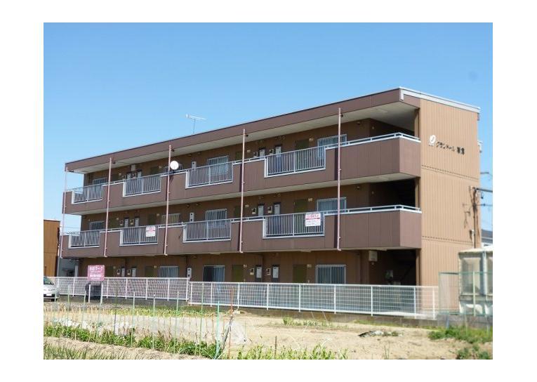 グランドール岩倉の外観