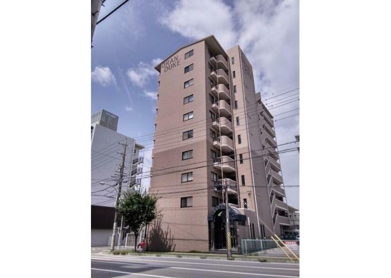 四日市エンブルコートの外観