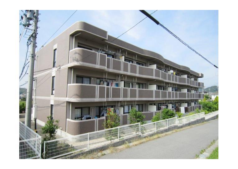 ラフィネタウン丸山東の外観