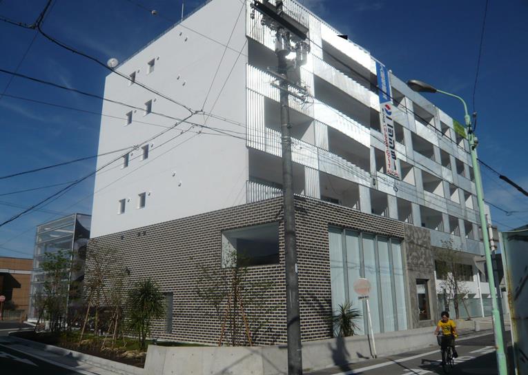 ＦＬＡＴＳ　ＧＡＺＥＲＹの外観