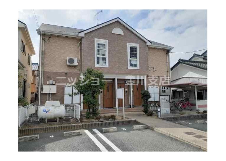 クレスト向山の外観