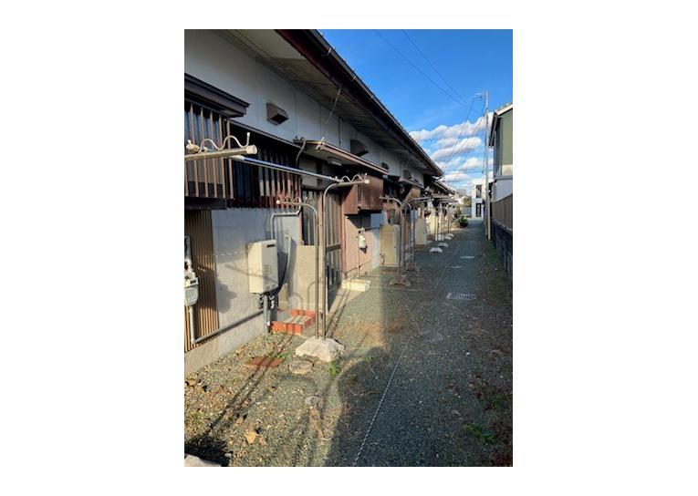 中部町二丁目23番１貸家群の外観