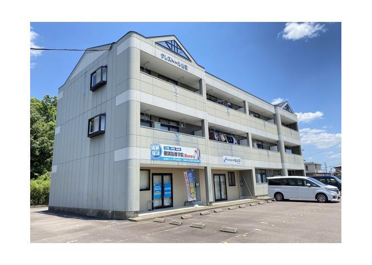 クレストール山王の外観