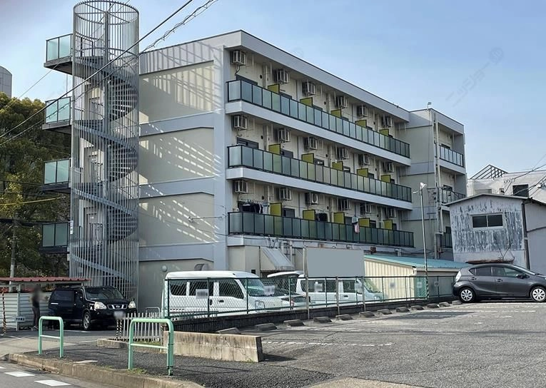 岡田第１ビルの外観