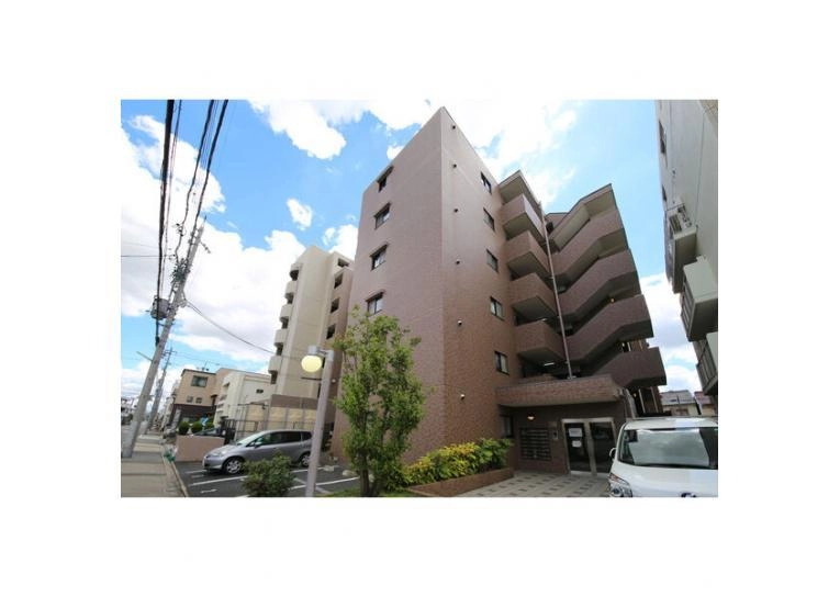 グランプリシードの外観