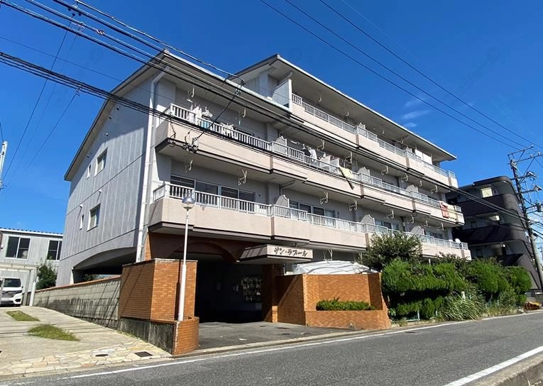 サン・ラブールの外観