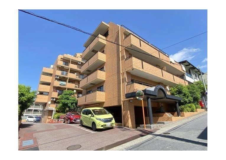 ﾗｲｵﾝｽﾞﾏﾝｼｮﾝ杁中ｶﾞｰﾃﾞﾝD棟の外観