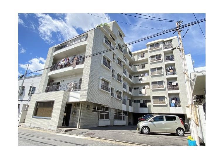 ユタカマンションの外観