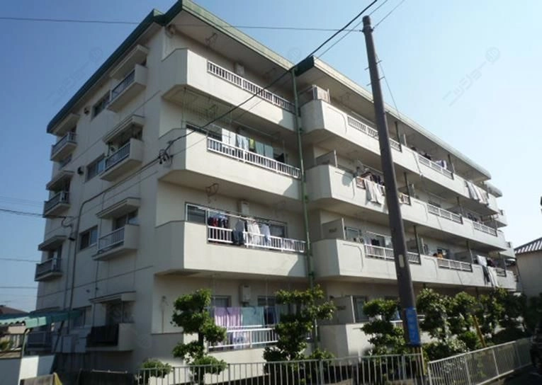 マンション浅井の外観