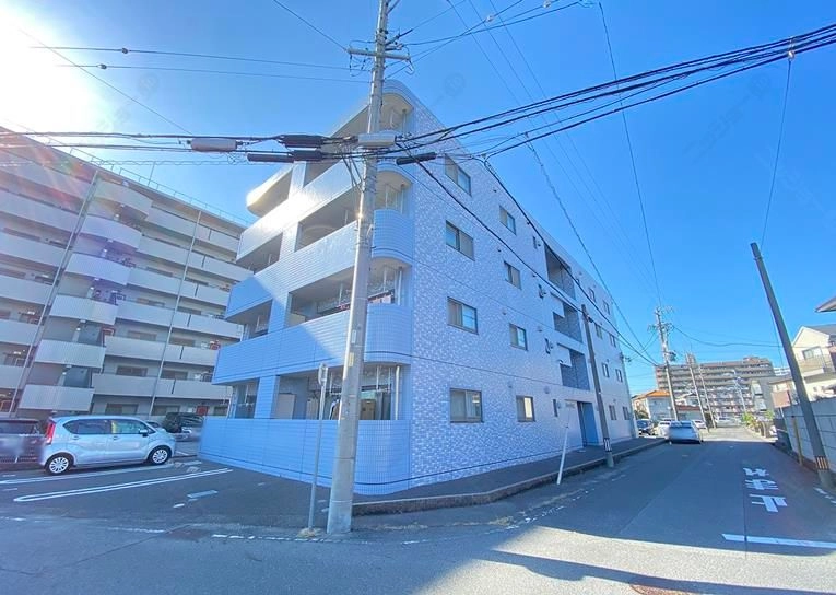 プレイン安城の外観