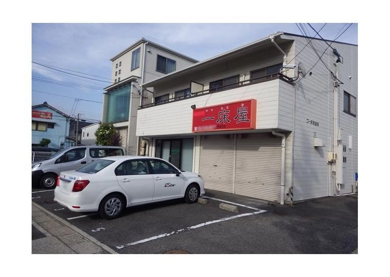 コーポ市場木の外観