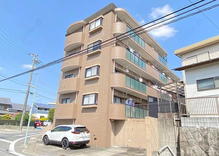 セントラルハイツ植田の外観