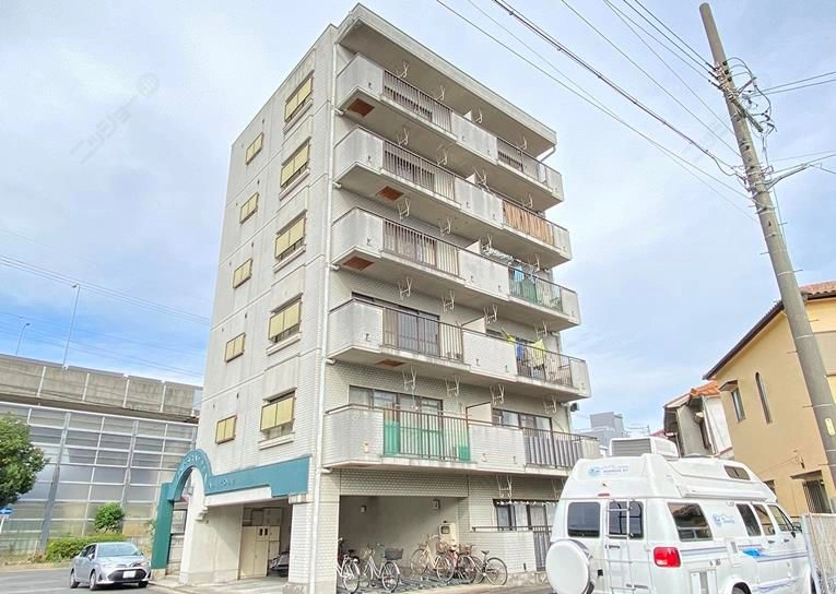 エルグランデ味美の外観