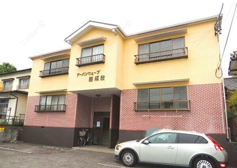 アーバンウェーブ岩成台の外観