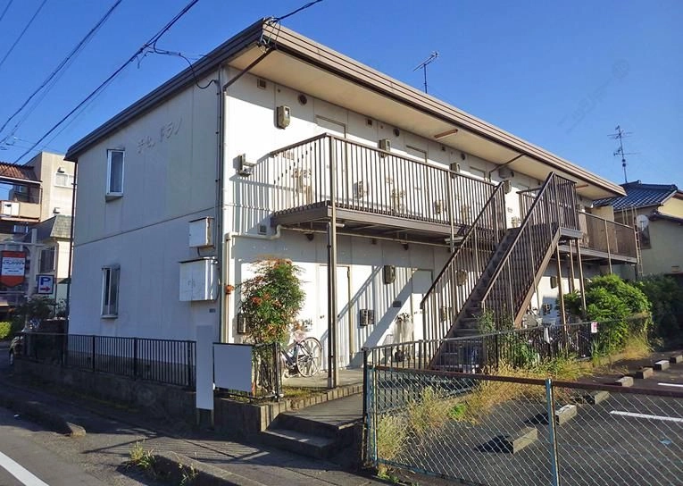 チセ・ドラノの外観