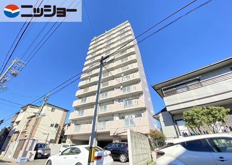 エステート鳴海の外観