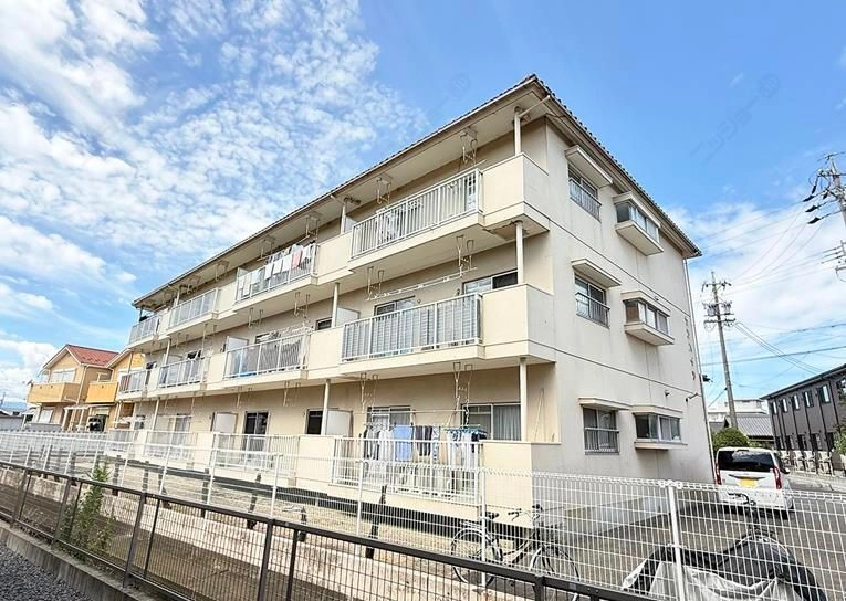 サンハイツの外観