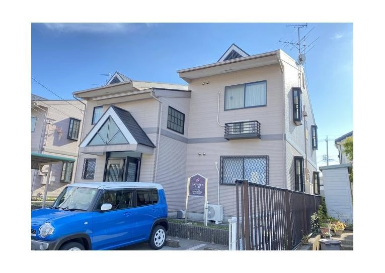 フラワーパレスA館の外観