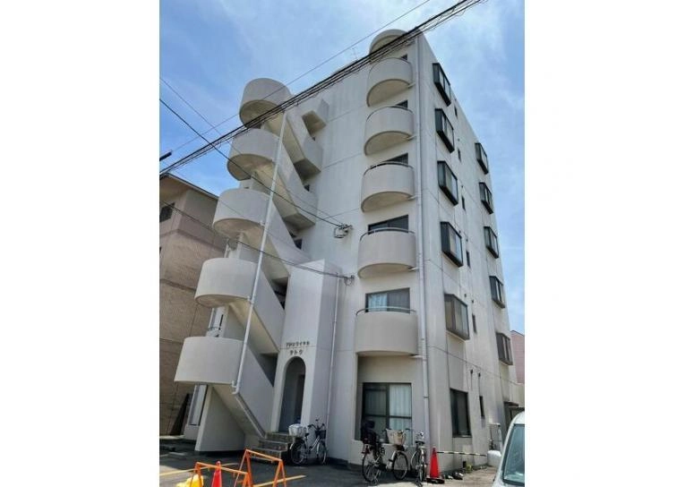 プチロワイヤルサトウの外観