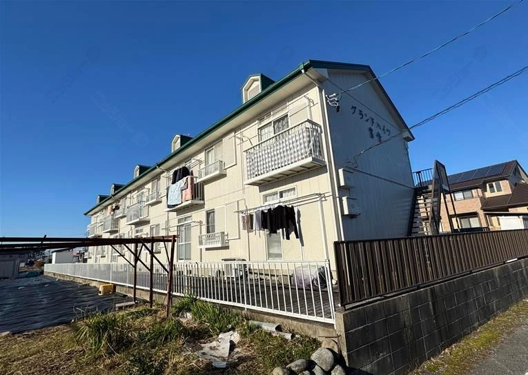 グランドハイ  ツ富貴の外観