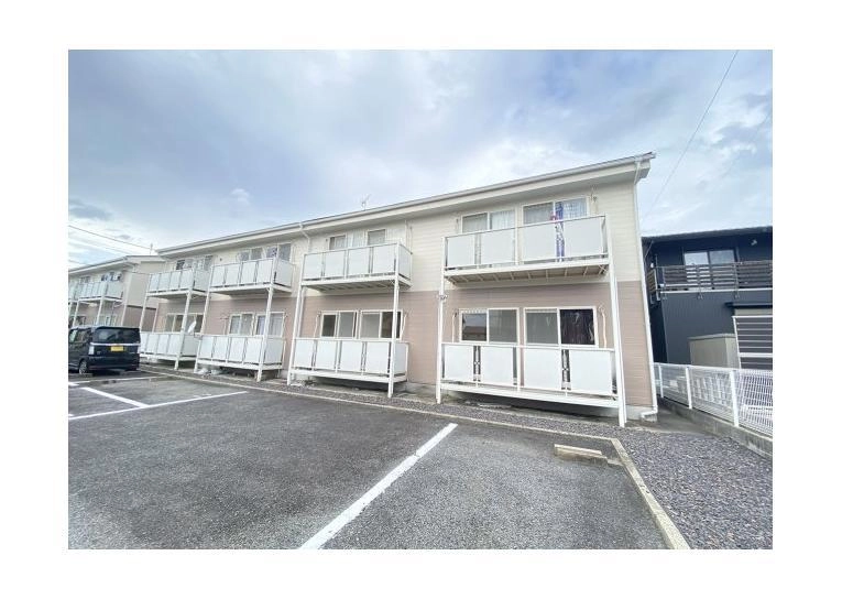 Surplus　Three丘Eの外観