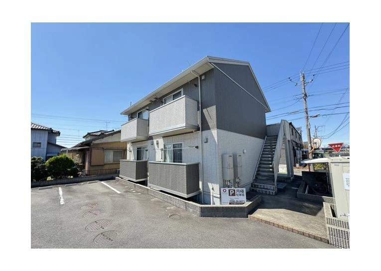 シャトル緑ヶ丘の外観