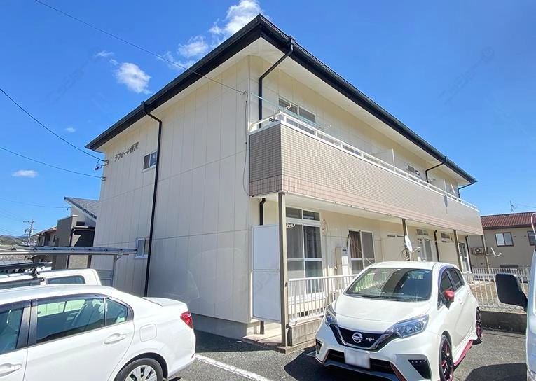 ラフォーレ西沢の外観