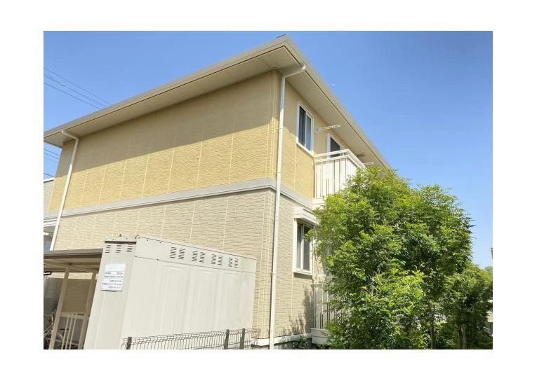 クレストヒルズ A棟の外観