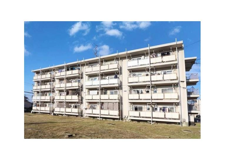 ビレッジハウス山北4号棟の外観