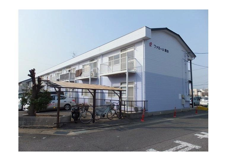 ファミール築地の外観