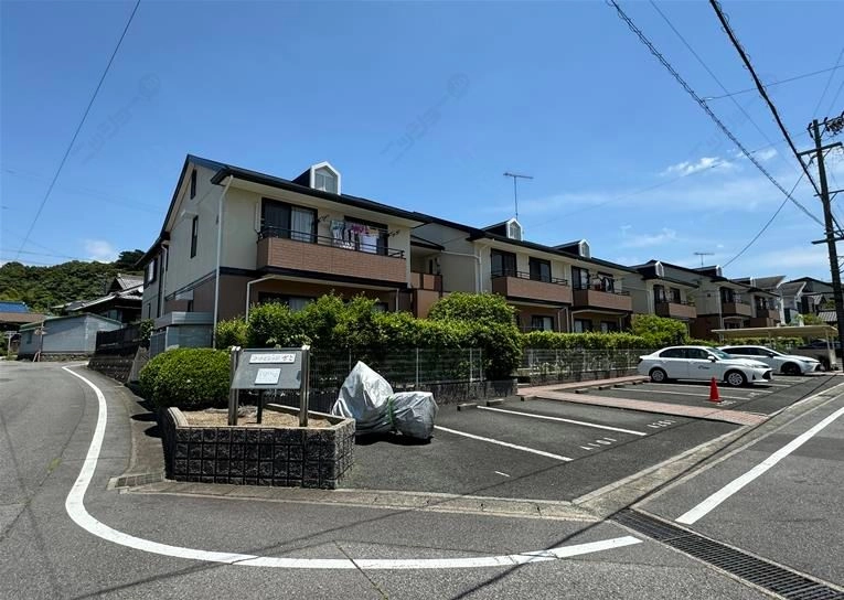 コートビレッジさと　Ａ棟の外観