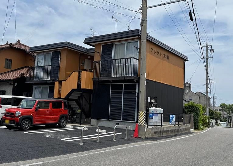 アトウレ大池の外観