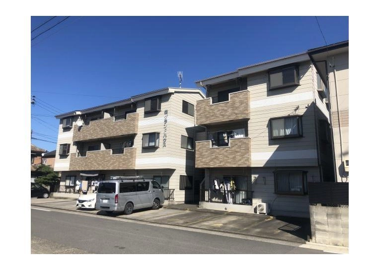 栄グランドハウスの外観